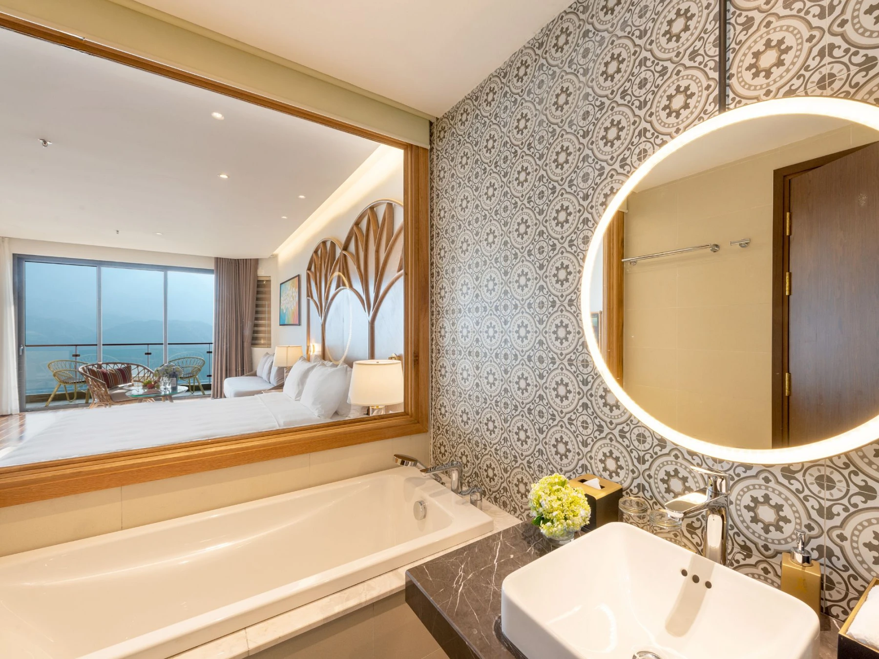 Premier Room with Balcony & Mountain View