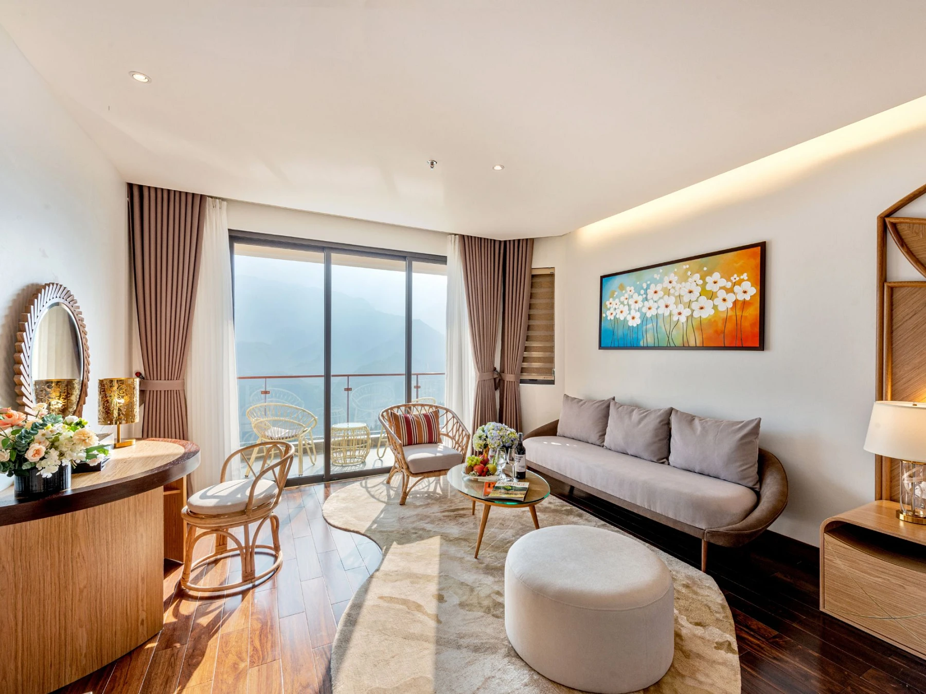 Premier Room with Balcony & Mountain View