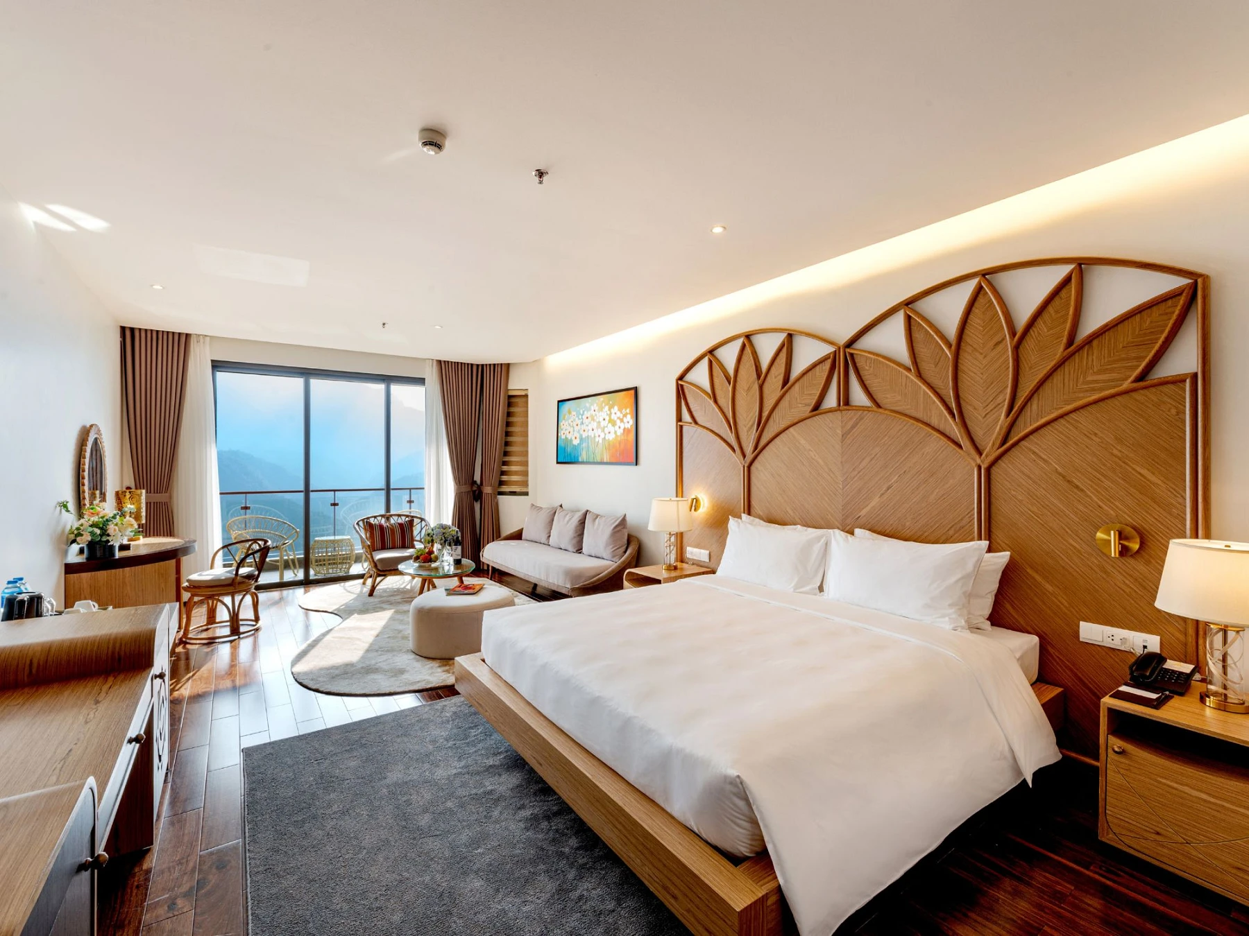 Premier Room with Balcony & Mountain View